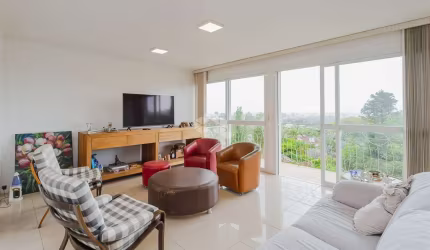 Apartamento de 3 dorm, em frente ao Colégio Farroupilha.