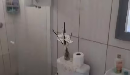 CASA COM 02 QUARTOS NOS INGLESES DO RIO VERMELHO