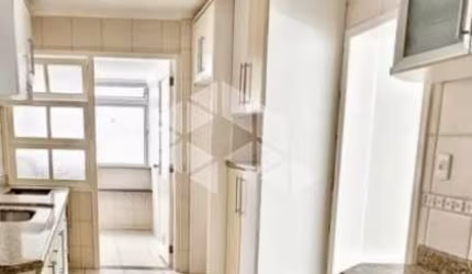 Oportunidade única no centro de Florianópolis 3 quartos com 2 banheiros