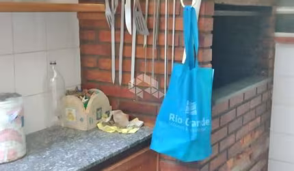Apartamento térreo, 2 dormitórios, Menino Deus, 73 m² com churrasqueira