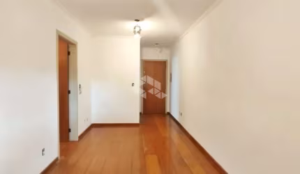 Apartamento com 1 dormitório, sol da manhã, possui elevador