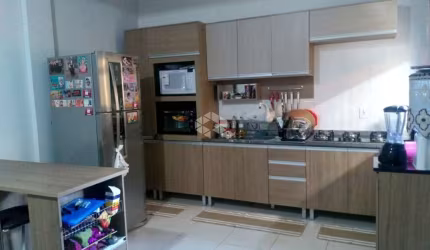 Sobrado de 3 Dormitórios, 87m² no   Bairro Central Park