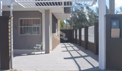 Sobrado, 3 dormitórios, sendo 1 suite no Centro de Tramandaí