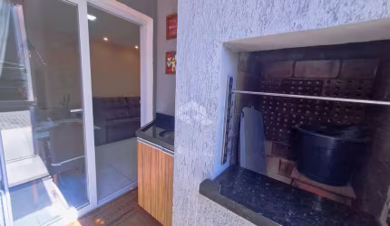 Apartamento Terreo 3 Dormitórios e Churrasqueira na Sacada e vaga de Garagem.
