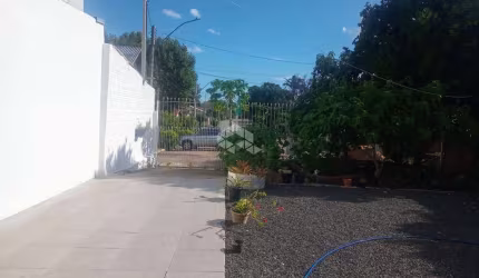 Casa Térrea com 2 frentes - 3 Dormitórios -  Vagas 4+ veículos-  Residencial Hércules/ Estância Velha - Canoas RS
