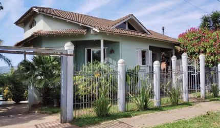 Casa Sobrado Terreno Duplo - 3 Quartos - 1 Suíte - Piscina - São Leopoldo