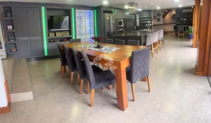 Sobrado 3 suítes, 600 m² construído, piscina aquecida, 2 vagas de garagens, Nossa senhora das Graças