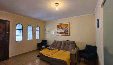 Casa em Pirituba com 2 quartos 1 suíte, sala e cozinha espaçosas, 3 banheiros, 3 vagas de garagem.