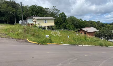 Terreno de esquina no Bairro Monte Verde