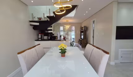 Casa sobrado 94m² com 02 dormitórios