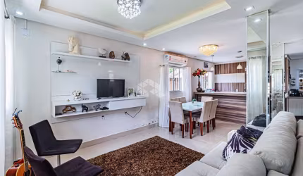 Casa Sobrado de 4 QUARTOS e 6 VAGAS / BOX DE GARAGEM  à venda no bairro Arquipélago .