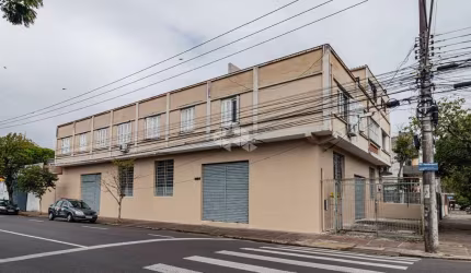 Loja com 336,60 metros privativos de esquina na Av. Pernambuco, no Bairro Navegantes em Porto Alegre