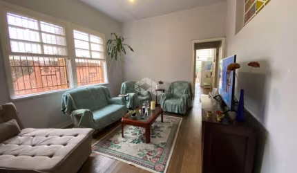 Apartamento/ casa à venda no bairro Bom Fim