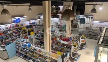 Loja comercial com depósito à venda no bairro Navegantes - Porto Alegre/RS