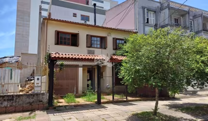 Casa - 3 dormitórios - Venda - Menino Deus -Porto Alegre