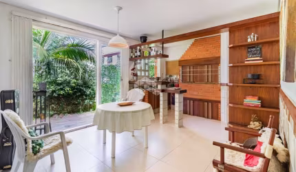 Casa comercial/residencial à venda, 3 dormitórios sendo 1 suíte, 4 vagas,  no bairro Auxiliadora - Porto Alegre/RS