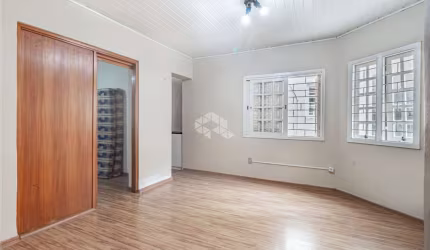 Apartamento garden à venda com 04 dormitórios / 04 quartos na av. Berlim no bairro São João / Porto Alegre / RS.