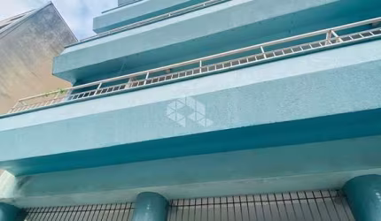Apartamento  2 dormitórios com elevador e sacada no bairro Floresta - Porto Alegre RS