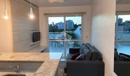 Apartamento garden 1 dormitório com 1 vaga de garagem no bairro Três Figueiras.