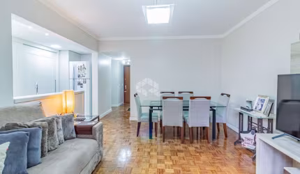 Apartamento 2 dormitórios, 1 suíte, 1 vaga de garagem, à venda no bairro Rio Branco, Porto Alegre.