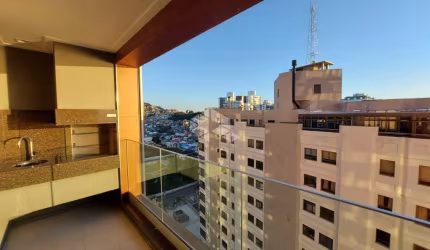 Apartamento com 3 suítes (sendo 1 master), 2 vagas de garagem na Beira-Norte em Florianópolis/SC.