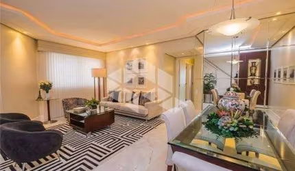 COBERTURA DUPLEX, alto padrão, com área de 277,00 m², com 3 dormitórios, sendo 1 suíte com sacada e vista mar no bairro Agronômica.