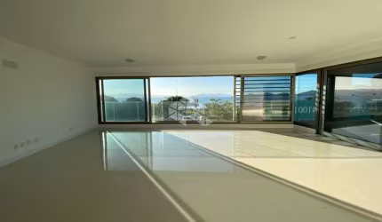 Apartamento com 4 suítes sendo 1 master com closet, 3 vagas de garagem na Beira Mar Norte em Florianópolis/SC.