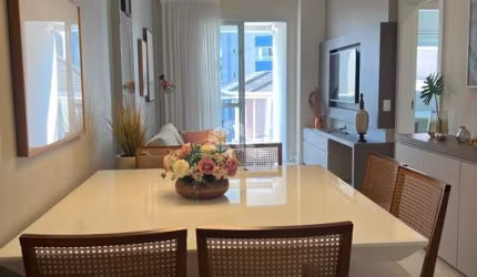 Apartamento mobiliado com 3 dormitórios sendo 1 suíte, 2 vagas - Centro Florianópolis SC
