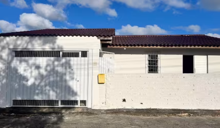 Casa residencial com 2 dormitórios, 1 vaga de garagem no Ribeirão da Ilha Florianópolis/SC