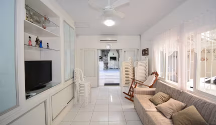 Casa com 6 dormitórios/quartos e sendo 4 suítes A Venda - Cachoeira do Bom Jesus, Florianópolis SC