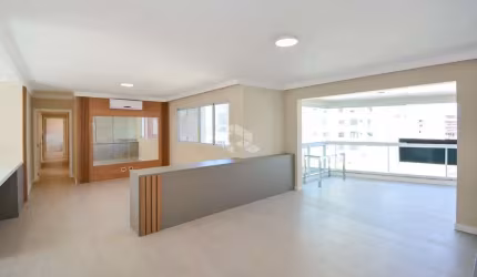Apartamento semimobiliado com 3 dormitórios/quartos e sendo 3 suítes A Venda - Centro, Florianópolis SC