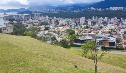 Terreno com 720,006 m² A Venda - Trindade, Florianópolis SC