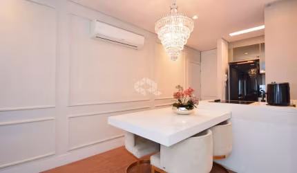 Apartamento mobiliado à Venda com quartos (1suíte), sacada com vista mar e 1 vaga  - Centro, Florianópolis/SC