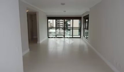 Apartamento com 1 dormitório/quarto A Venda - Centro, Florianópolis SC