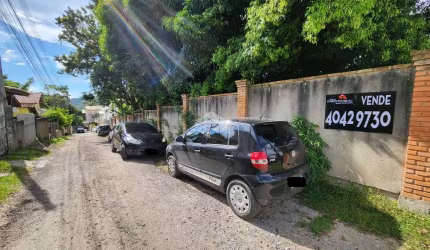 Terreno à venda com 391,89 m² no Rio Tavares, Campeche, Florianópolis/SC