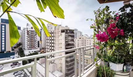 Apartamento semimobiliado com 2 dormitórios,  sendo 1 suíte, 1 vaga - Centro
