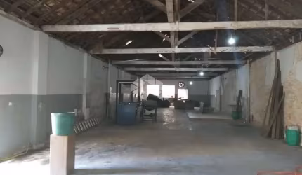 Galpão industrial com 385,28 m²,  com viabilidade para prédio comercial - Centro