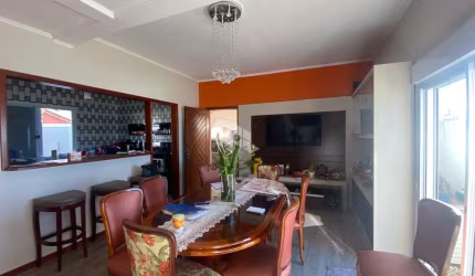 Casa residencial com vista para o mar, 2 andares,  5 suítes e 4 vagas de garagem - Balneário do Estreito - Florianópolis/SC.