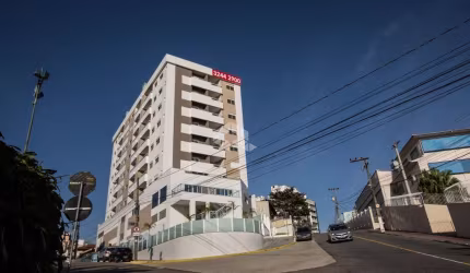 Apartamento com 3 quartos sendo 1 suíte, 1 vaga de garagem + hobby box em Capoeira - Florianópolis/SC.