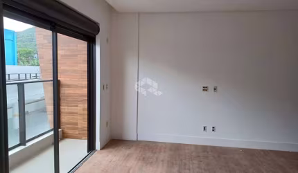 STUDIO MODERNO COM 1 QUARTO E MÓVEIS PLANEJADOS NO BAIRRO SACO GRANDE EM FLORIANÓPOLIS/SC - OPORTUNIDADE IMPERDÍVEL!