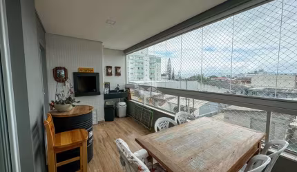 APARTAMENTO SEMIMOBILIADO COM 3 QUARTOS SENDO 1 SUÍTE EM BARREIROS SÃO JOSÉ/SC