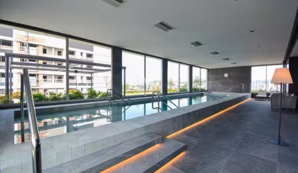 APARTAMENTO DE ALTO PADRÃO COM 2 QUARTOS SENDO SUÍTES E 2 VAGAS DE GARAGEM NO BAIRRO JARDIM ATLANTICO EM FLORIANÓPOLIS/SC