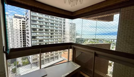 APARTAMENTO MOBILIADO COM 3 QUARTOS VISTA PARA O MAR E LOCALIZAÇÃO PRIVILEGIADA NO CENTRO DE FLORIANÓPOLIS/SC