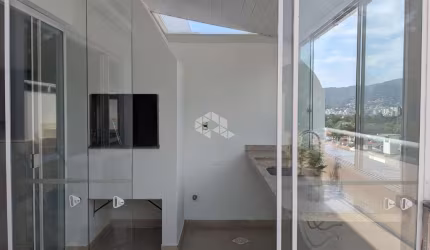 COBERTURA COM 3 QUARTOS SENDO 1 SUÍTE 2 VAGAS DE GARAGEM NO CÓRREGO GRANDE EM FLORIANÓPOLIS/SC