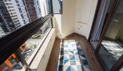 APARTAMENTO MOBILIADO COM 3 QUARTOS 1 SUÍTE E 2 VAGAS NO CENTRO DE FLORIANÓPOLIS/SC