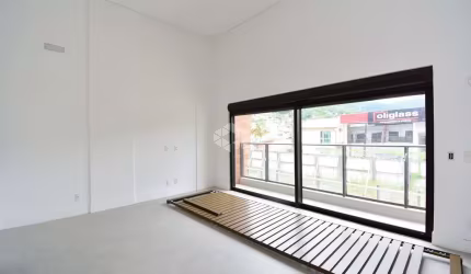 LOFT NO SACO GRANDE COM ÓTIMA LOCALIZAÇÃO EM FLORIANÓPOLIS/SC