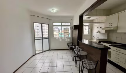 APARTAMENTO SEMIMOBILIADO COM 2 QUARTOS 1 VAGA DE GARAGEM NO BAIRRO FLORESTA EM SÃO JOSÉ/SC