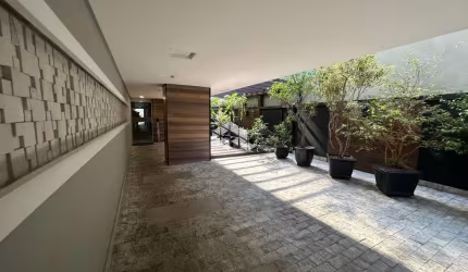 APARTAMENTO REFORMADO COM 2 QUARTOS SENDO 1 SUÍTE NO CENTRO DE FLORIANÓPOLIS