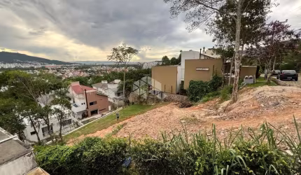 TERRENO AMPLO 1.497,35 m² NO CÓRREGO GRANDE FLORIANÓPOLIS