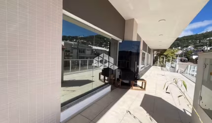 SALA COMERCIAL COM 54,89 m² PRIVATIVOS NO BAIRRO PANTANAL EM FLORIANÓPOLIS/SC